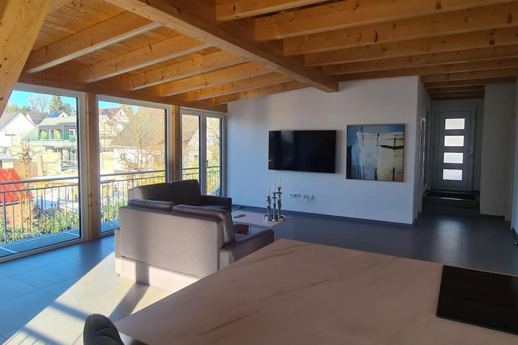 Moderne Ferienunterkunft/Wohnung Burgthann Экстерьер фото