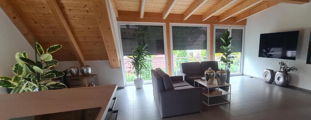 Moderne Ferienunterkunft/Wohnung Burgthann Экстерьер фото